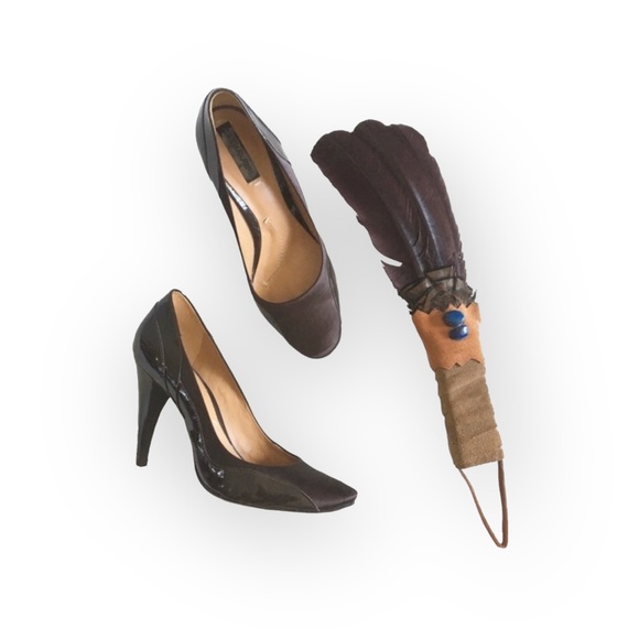 BCBG MaxAzria 𑁍 Shiny Patent Leather + Satin Pumps Carved Heels 𑁍 Cocoa 8.5 𑁍 - Picture 2 of 16